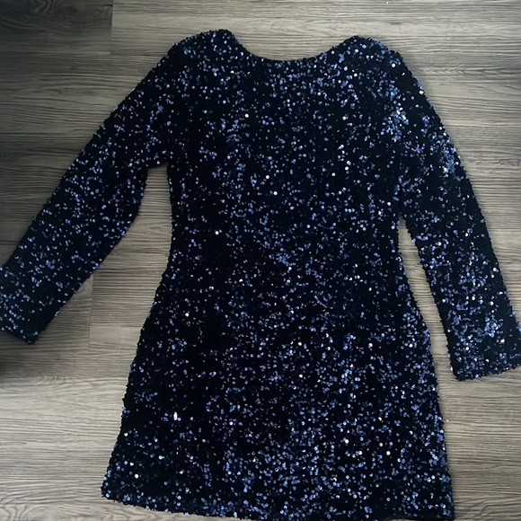 -never worn -new with tags - US M -From H&M - Picture 2 of 2